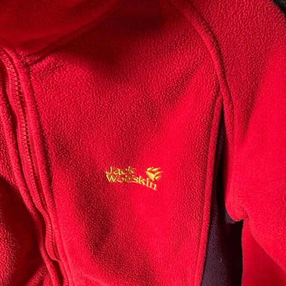 Women’s Jack Wolfskin Pink Purple Fleece Jacket - Picture 2 of 4